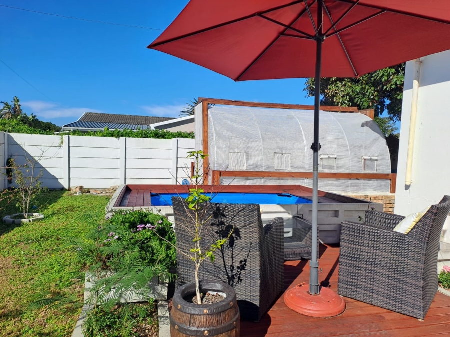 4 Bedroom Property for Sale in Morningside Eastern Cape